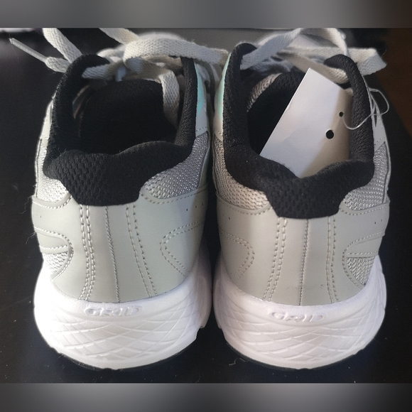 NWOT SAUCONY Cohesion13. - Picture 8 of 11